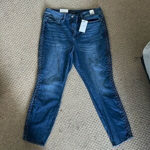 NWT Judy Blue mid rise jeans